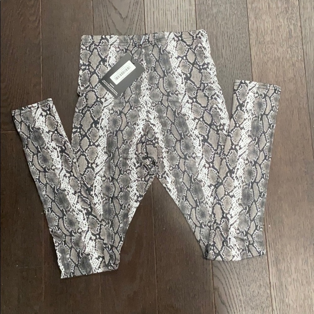 Pretty little thing leggings